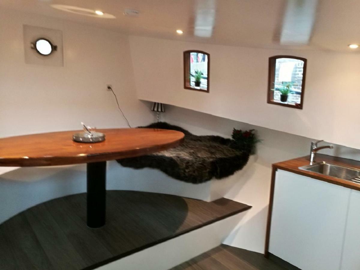 Houseboat Rose Apartment Амстердам Екстериор снимка