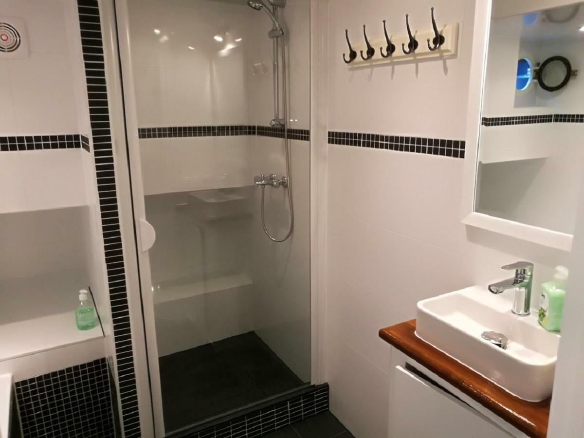 Houseboat Rose Apartment Амстердам Екстериор снимка